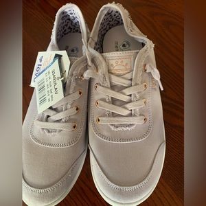 Bob’s purple shoes